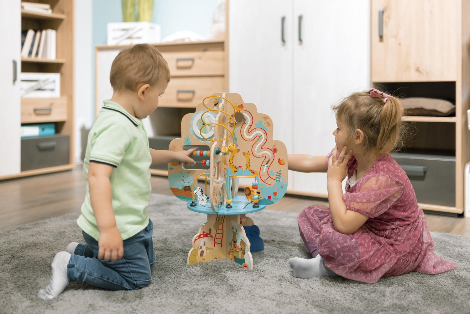 Dřevěný montessori strom
